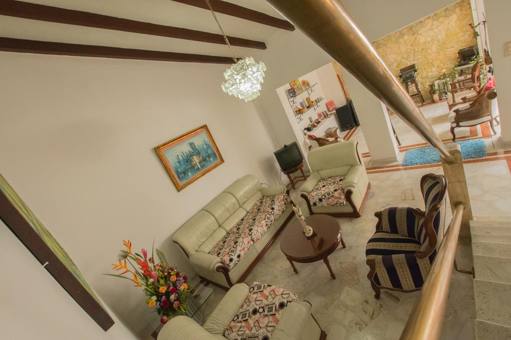 Hostal Coworking Cristales Кали Экстерьер фото